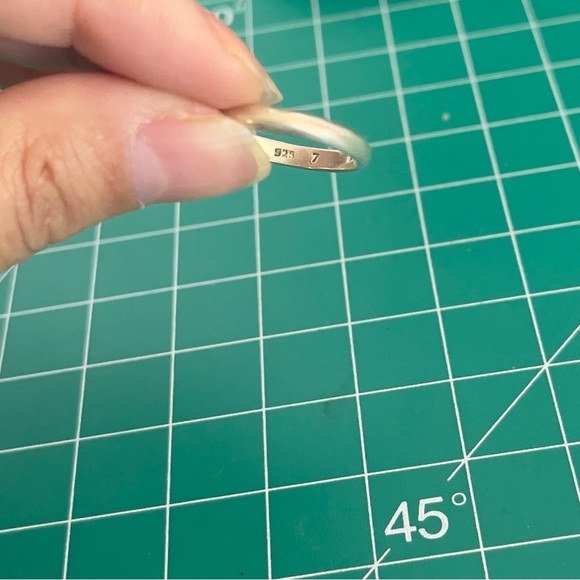 Sterling silver band size 7 ring - Picture 5 of 5